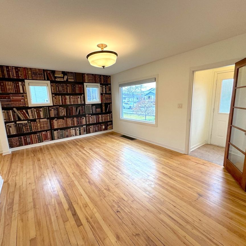 Central – 2 bed, 1 bath House near Downtown - Photo 1