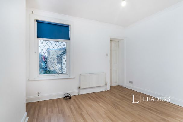 2 bedroom house to rent Whitehorse Hill, Chatham, Kent, ME5 - Photo 1