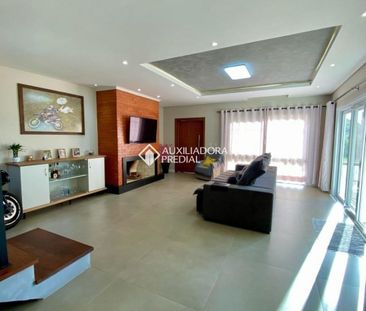Casa com 4 quartos e 211m² para alugar em Centro, Gravataí. - Foto 2