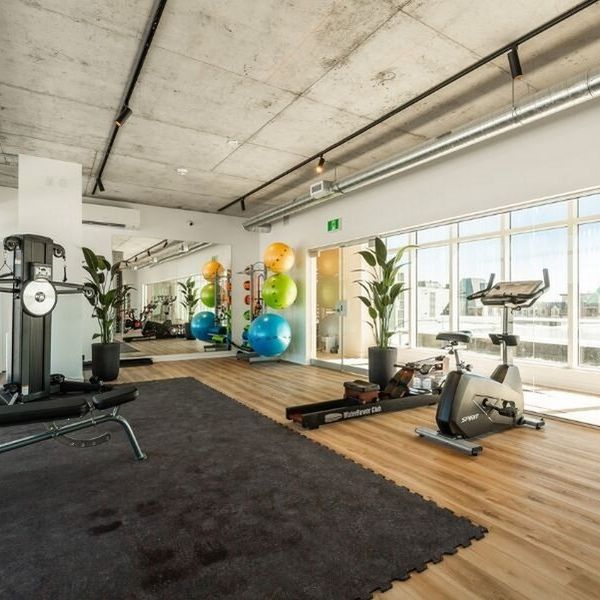 Bachelor - 5460 Sherbrooke E Street, Montréal - Photo 2