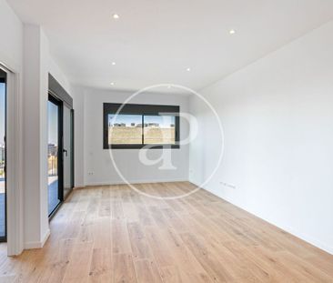 Luxury penthouse for rent in Esplugues de Llobregat, Catalonia - Photo 1