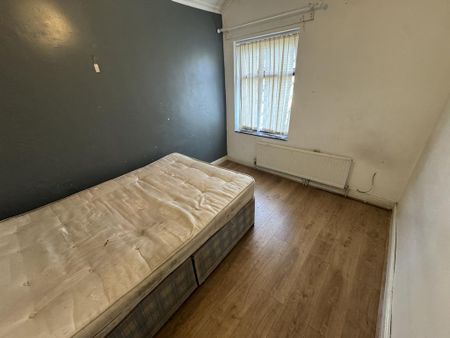 4 bedroom terraced house to rent - Photo 2
