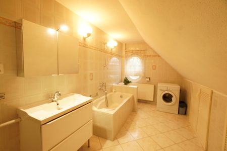 KLIMATYCZNE MIESZKANIE W KAMERALNYM BUDYNKU - Фото 2