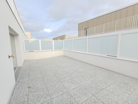 location Appartement T3 DE 61.5m² À CARRIERES SOUS POISSY - Photo 4