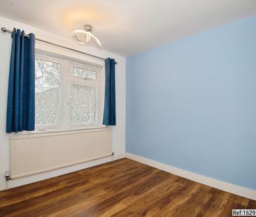 3 bed Semi-detached in 89 Hughenden Avenue , High Wycombe, HP13 5SL - Photo 2