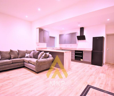 5 bedroom terraced house to rent - Photo 3 | Rentumo