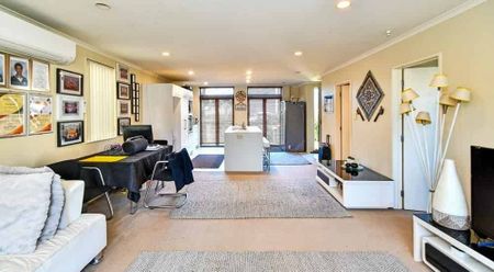 4-Bedroom Home with Double Garage – Takanini - Photo 3