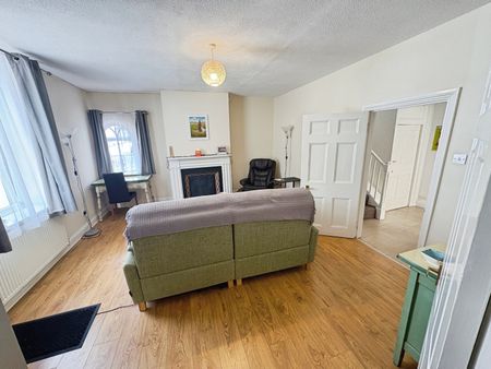 3 bedroom link detached to rent The Broadway, St Ives - Photo 4