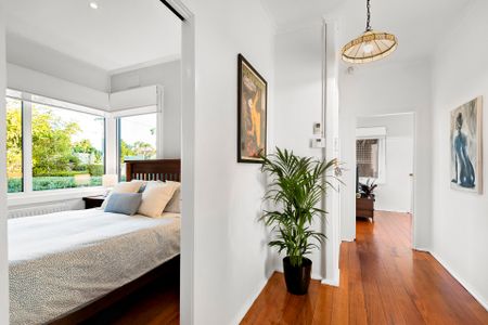 THE ULTIMATE SINGLE LEVEL PACKAGE INSIDE & OUT! - Photo 4