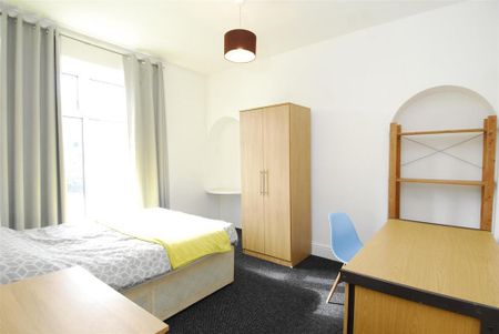 5 bedroom house to rent - Photo 2