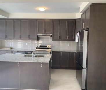 For Lease - 72 Coolhurst Avenue, Brampton, Ontario - Photo 6