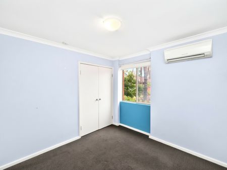 Delightful Two-Storey Townhouse in a Secure Complex - Photo 5