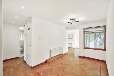 3 bedroom flat to rent - Photo 3