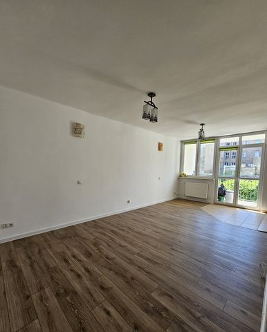 Trzy pokoje z balkonem widok na Katedrę ! - Photo 3