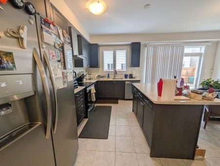 Gorgeous 4 Bedroom Fully Detached Home in Haldimand! - Photo 4