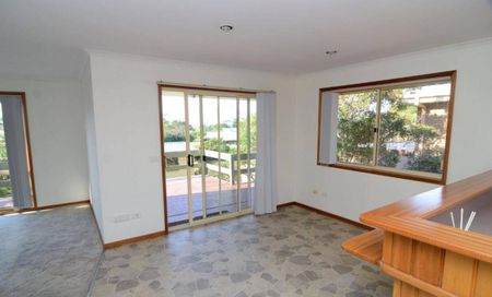 For Lease- Coastal Comfort, close to the beach - Photo 5