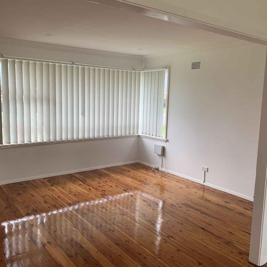 Three bedroom home - Photo 1