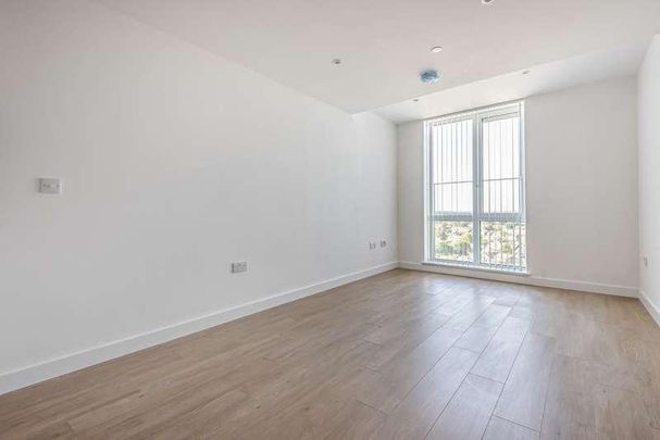 Royal Winchester House, Bracknell, RG12 - Photo 1