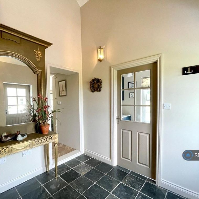 2 bedroom detached house to rent - Photo 1