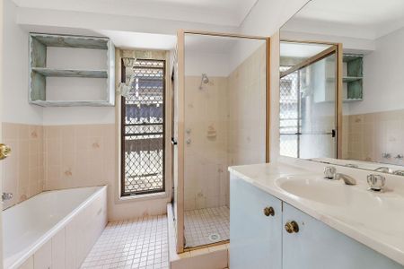 LOVELY FAMILY HOME - Photo 4