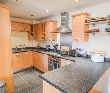 2 bedroom apartment to rent - Photo 6