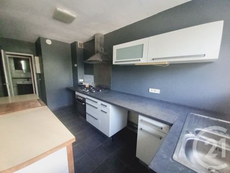 Location Appartement 4 pièces 73m² CHERBOURG OCTEVILLE 50130 - Photo 3