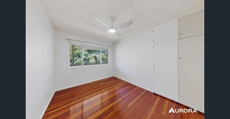 EXTRA SPACIOUS HOME IN PRIME THORNLANDS LOCATION! - Photo 4