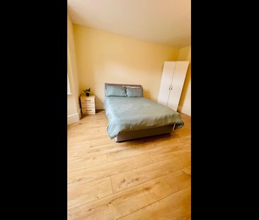 Room in a Shared House, Nelson Road, TW2 - Photo 4