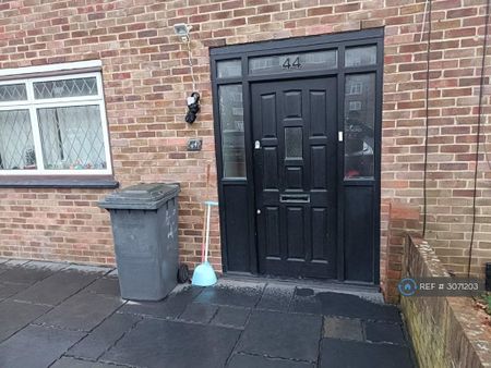 3 bedroom terraced house to rent - Photo 4