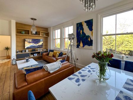 3 Bed Flat, Blackheath Hill, SE10 - Photo 3