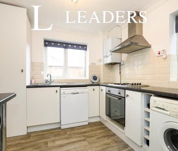 3 bedroom detached house to rent - Photo 2