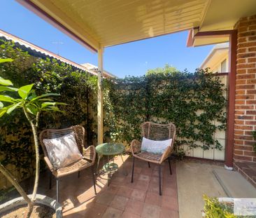 Modern Stylish Townhouse In Prime Location! - Photo 3