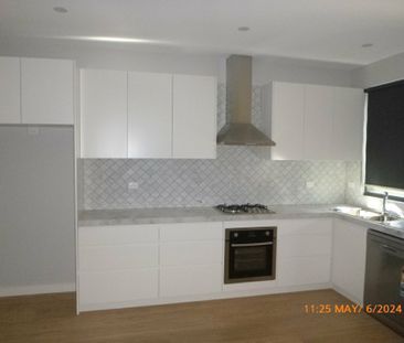 NEAR NEW 3 BEDROOM TOWNHOUSE IN HEART OF SPRINGVALE - Photo 4