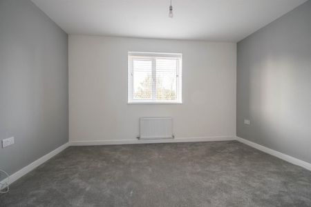 2 bedroom semi-detached house to rent - Photo 2