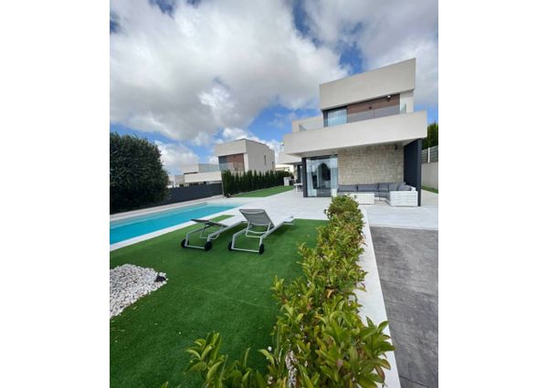 Brand new villa on Sierra Cortina, Alicante (key ready)