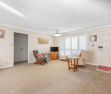 Neat & Comfortable Low-Set Duplex in Convenient Location - Photo 1