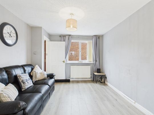 2 bedroom semi-detached house to rent - Photo 1