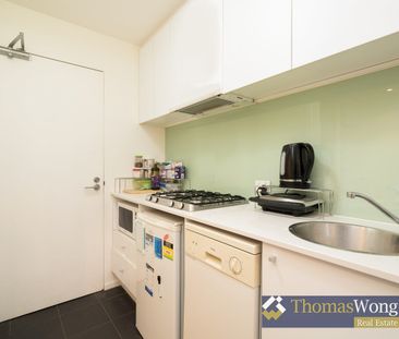 Sensational student accommodation next to Box Hill Institute - sing... - Photo 5