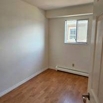 2 BR 1 LIVING ROOM 625sqft Ground floor Hasting Sunrise 1st Renfrew - Photo 1