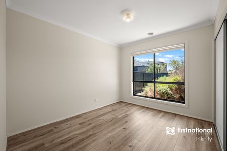 Great Family Home, Less than 1km to Alamanda College - Photo 5