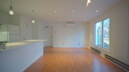 For Lease - 2064 Queen Street Unit# 4, Toronto, Ontario - Photo 3