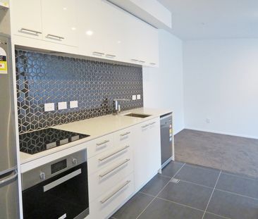 THE FIREMAN'S APARTMENTS - PETONE - Photo 5