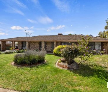 Spacious 4-Bed, 2-Bath Family Home on Large 950 m² Block at 8 Athen... - Photo 6