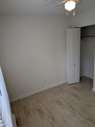 For Lease - 2044 Arrowsmith Drive Unit# 202A, Beacon Hill North - South and Area, Ontario - Photo 3