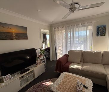 Springfield Lakes - Photo 3