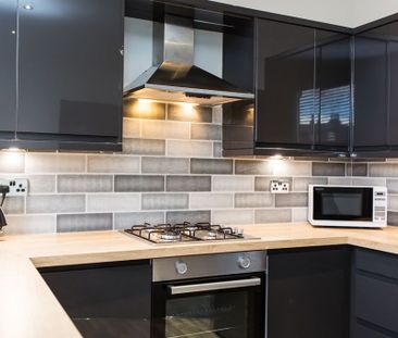 B Inglewood Terrace, Leeds - Photo 2