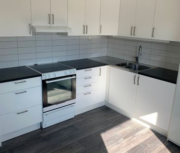 Lägenhet i parhus med egen ingång och uteplats. I anknytning till l... - Photo 6