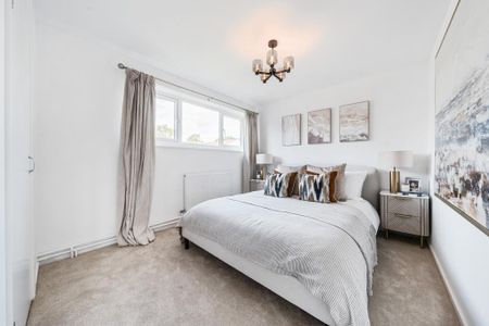 2 bedroom end of terrace house to rent - Photo 4