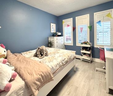 For Lease - 2334 Newcastle Crescent, Oakville, Ontario - Photo 2