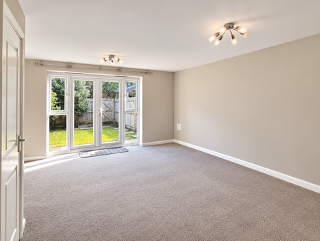 4 bedroom terraced house to rent - Photo 3